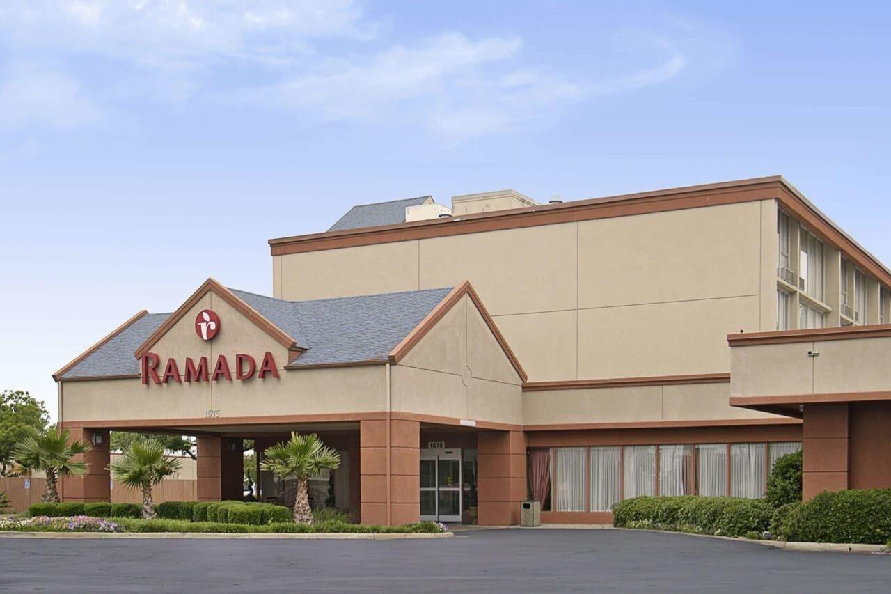 Staybridge Suites Dallas Market Ctr Love Field, An Ihg Hotel Екстериор снимка