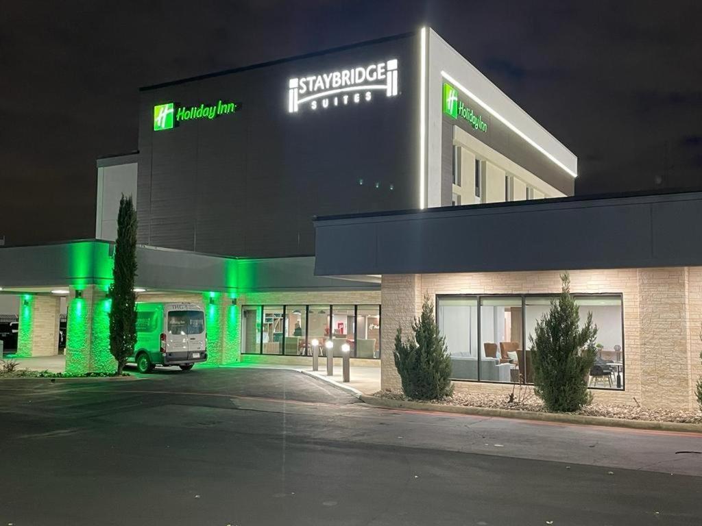 Staybridge Suites Dallas Market Ctr Love Field, An Ihg Hotel Екстериор снимка