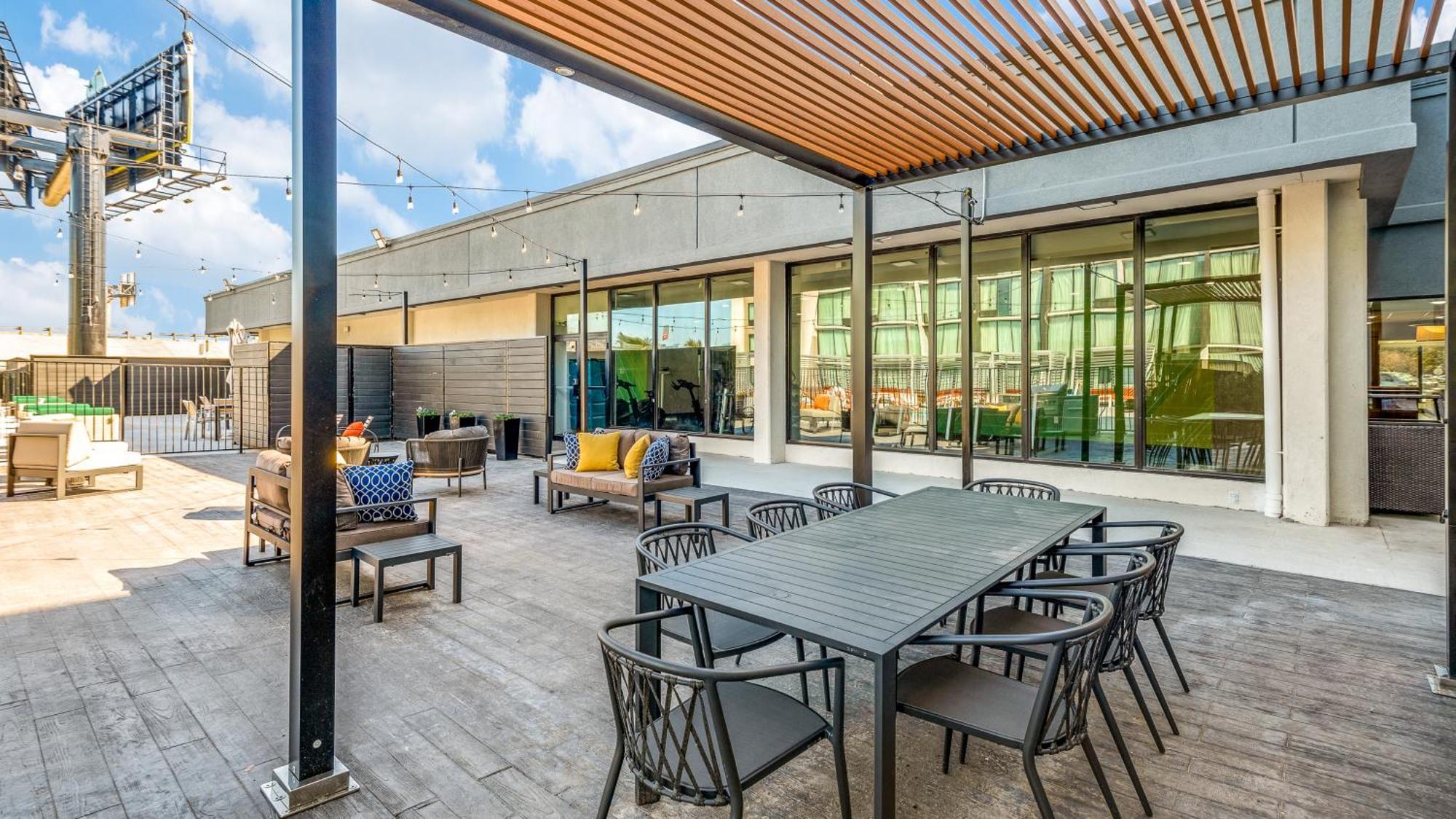 Staybridge Suites Dallas Market Ctr Love Field, An Ihg Hotel Екстериор снимка